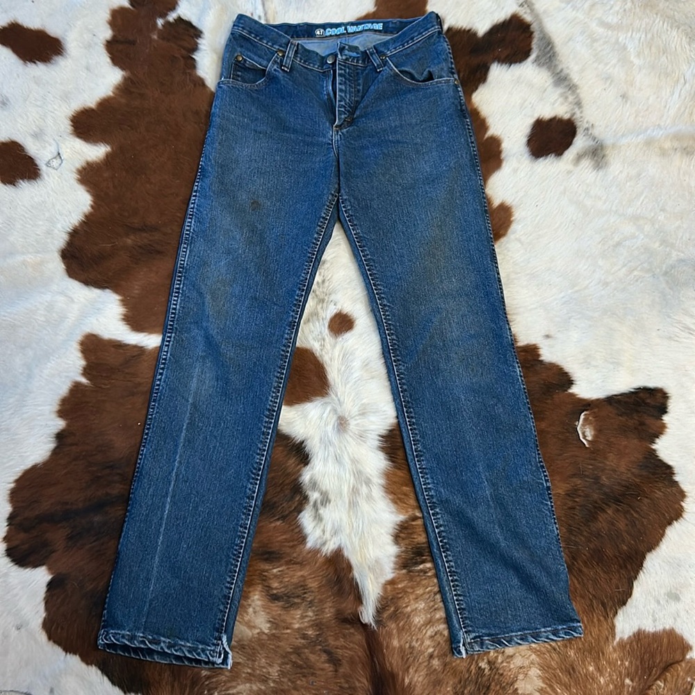 Wrangler. 30 x 34. 
47 regular fit cool vantage.